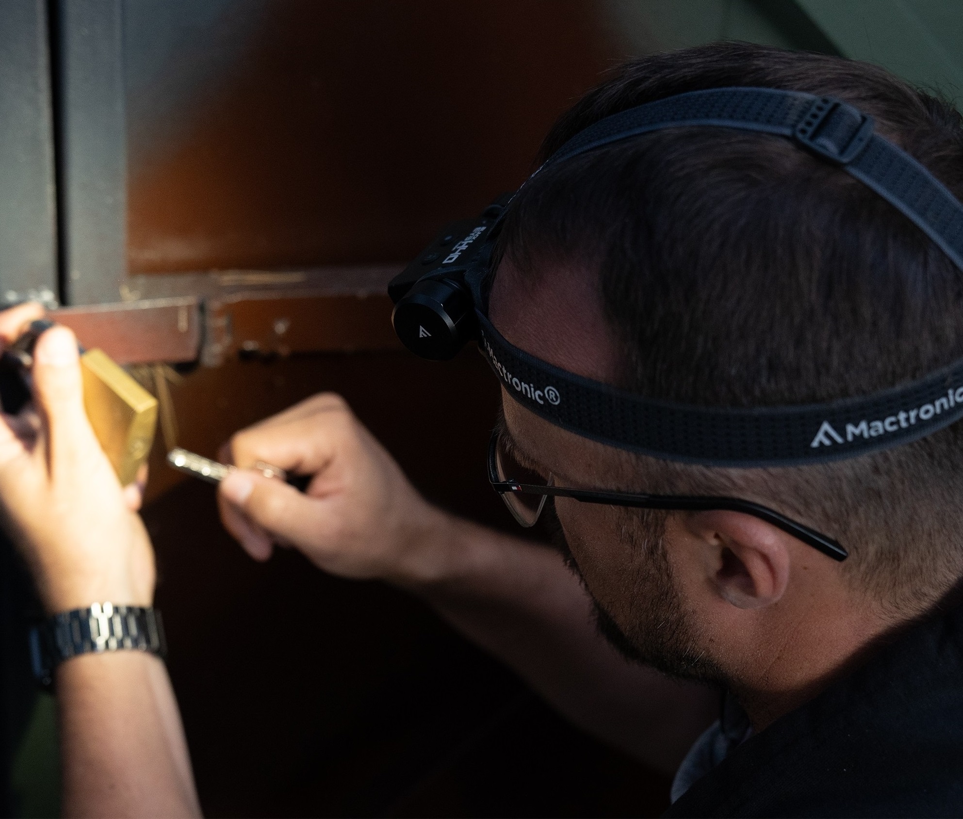 Lanternă frontală Mactronic Black Eye H40 - 4000 lumeni