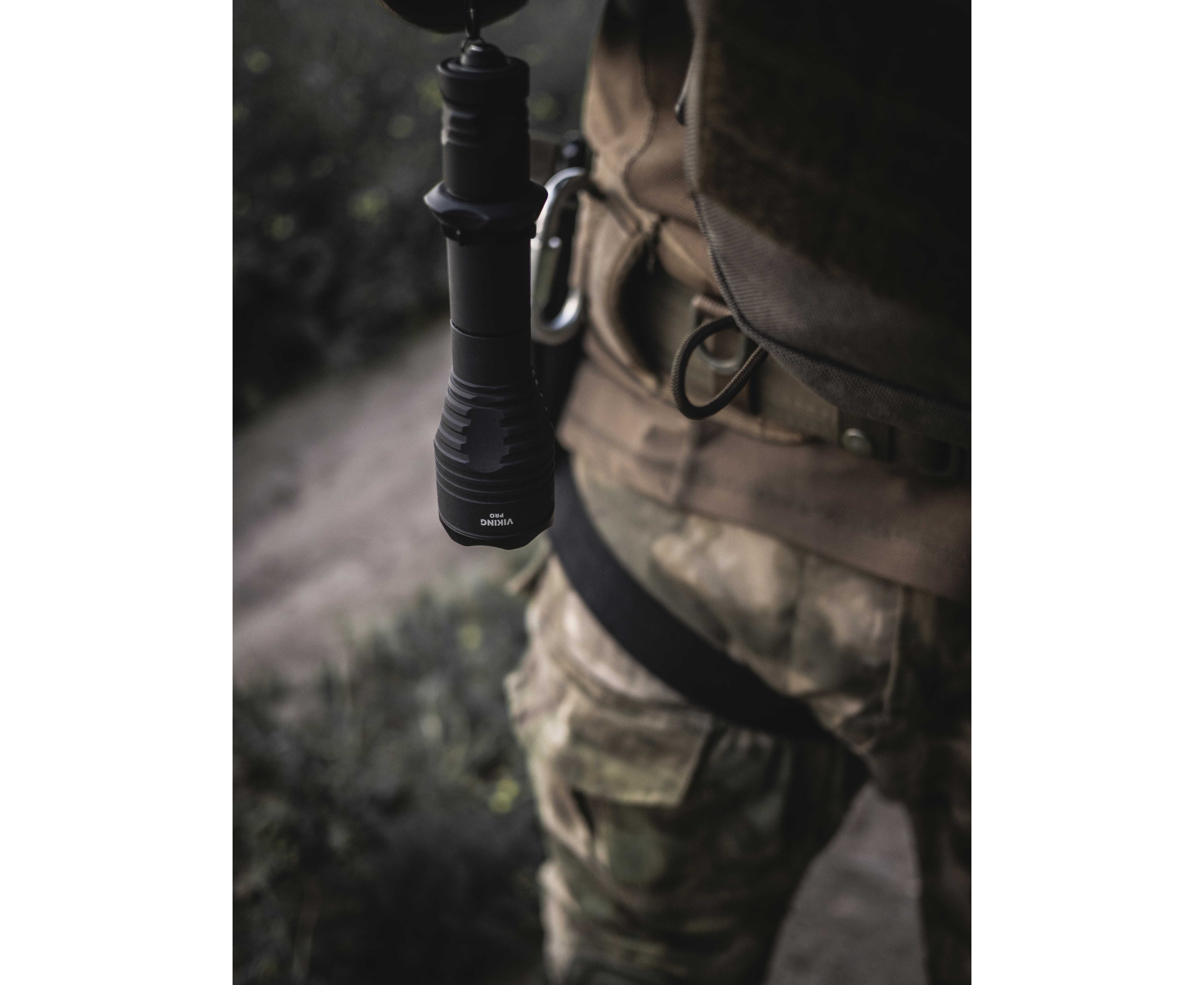 Lanternă Armytek Viking Pro Magnet USB White - 2200 lumeni