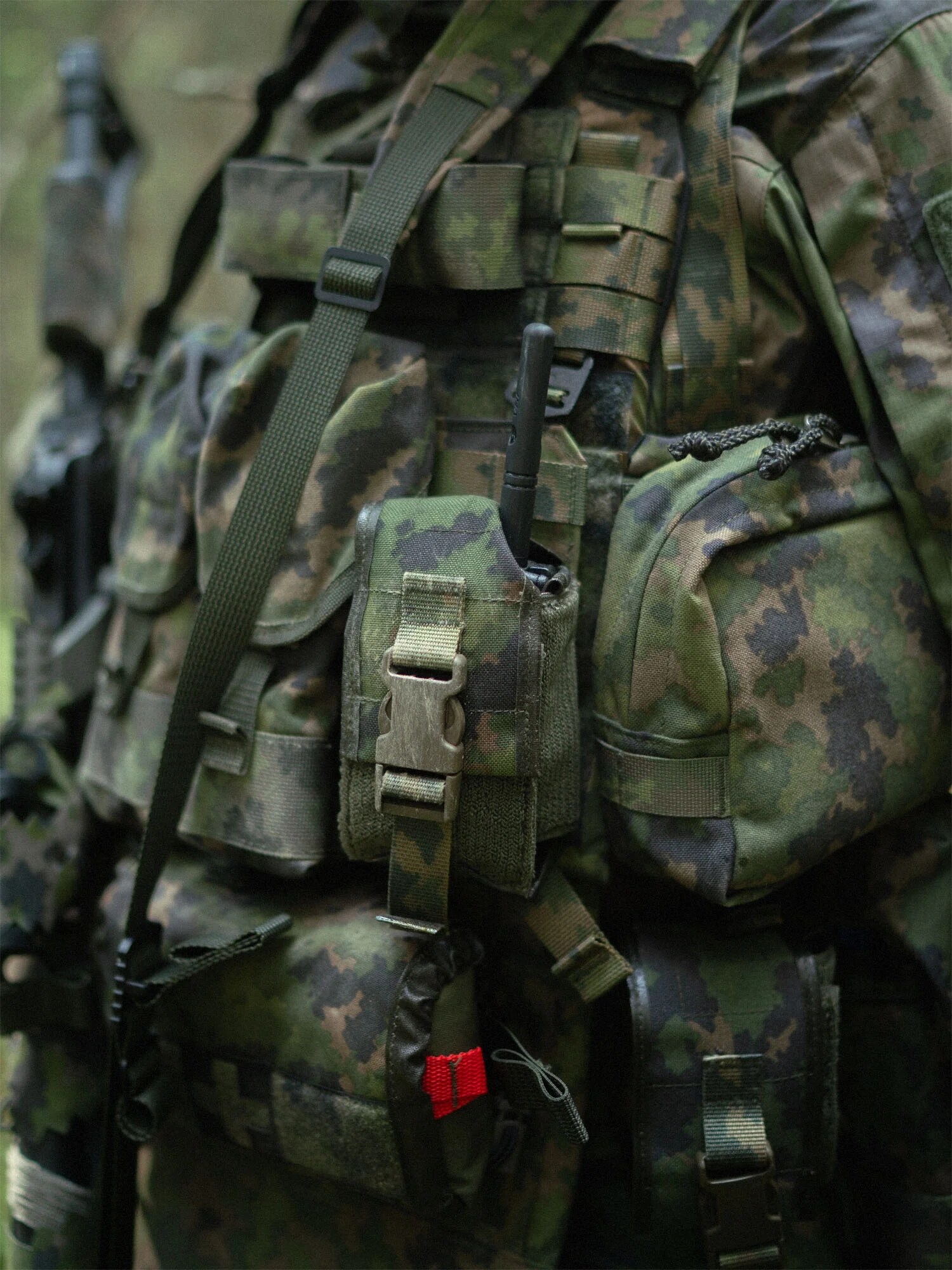 Buzunar Savotta Frag Smoke Pouch pentru grenadă - M05 Finnish Woodland Camo