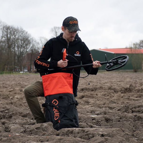 Rucsac Quest cu port USB 32 l - Negru