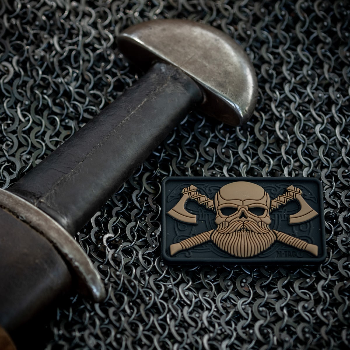 Patch - emblemă M-Tac Bearded Skull 3D PVC - Black/Coyote