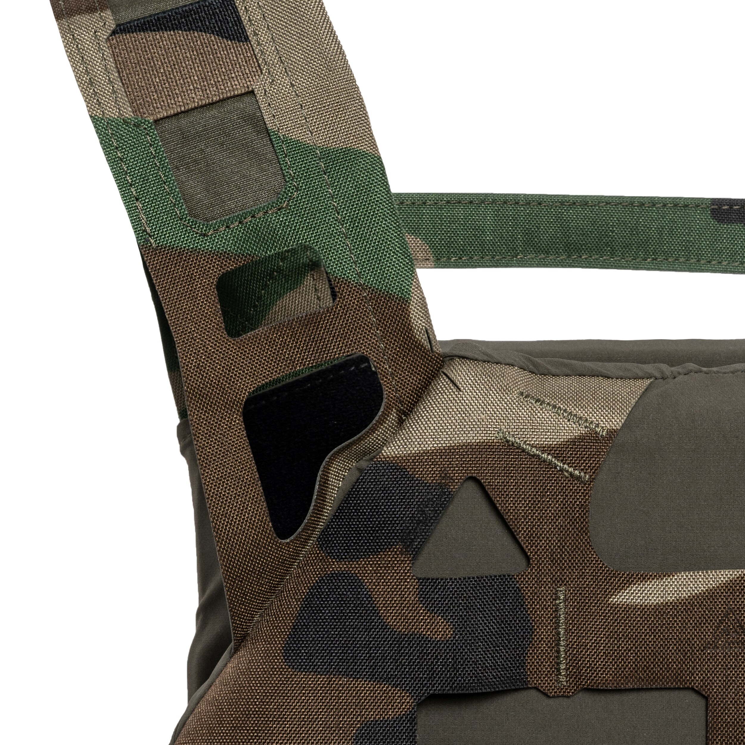 Vestă tactică Direct Action Bearcat Ultralight Plate Carrier Woodland - pentru plăci balistice L