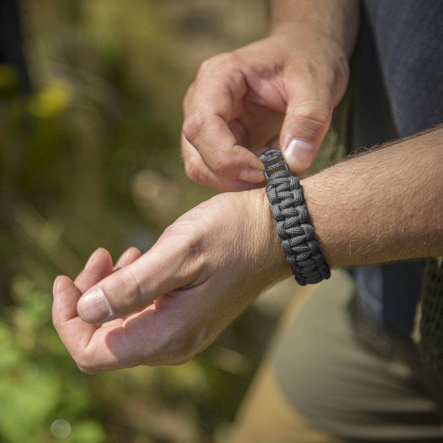 Brățară Paracord Helikon-Tex Survival Bracelet - sistem de închidere tip pin lock dublu - Black
