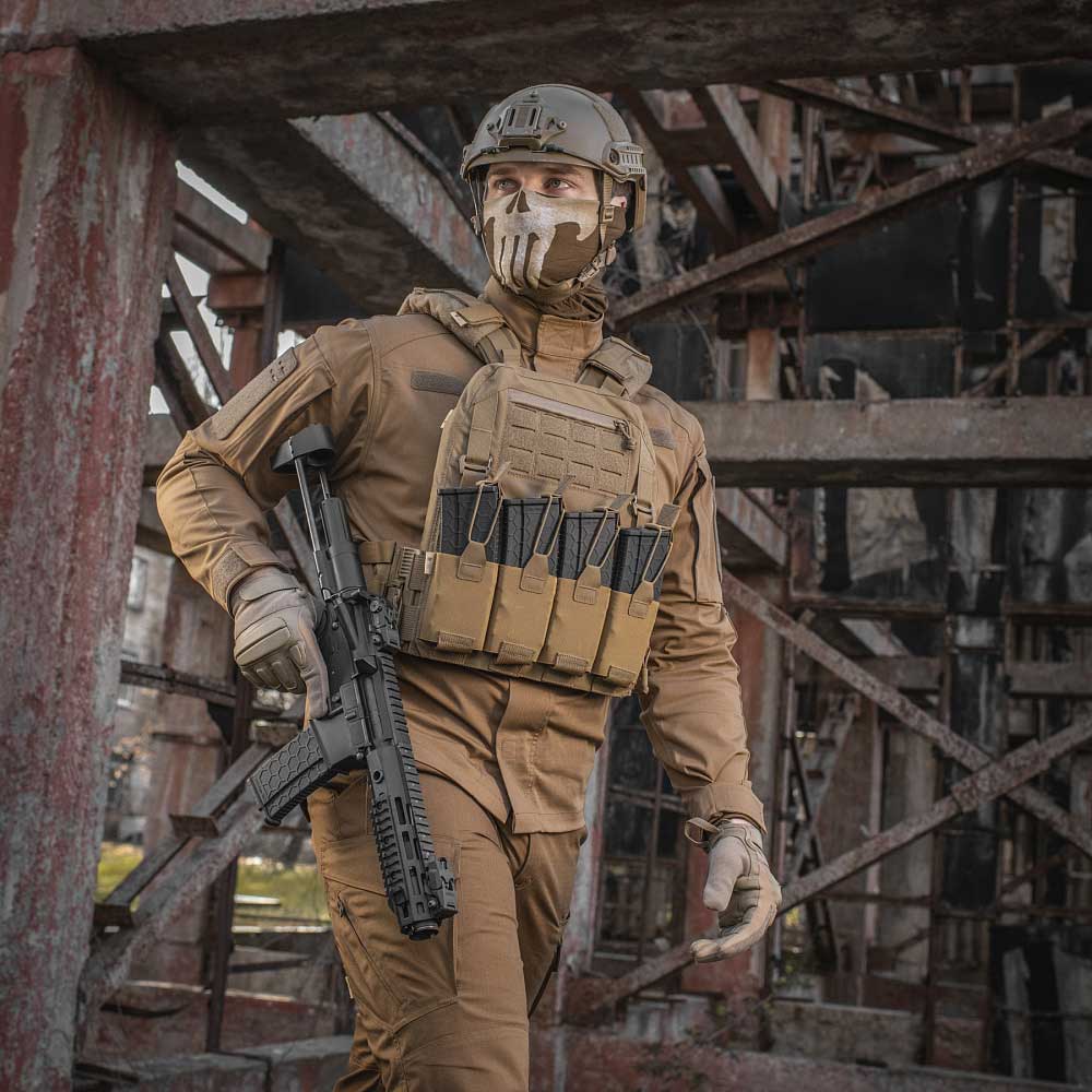 Vestă tactică tip Plate Carrier M-Tac Cuirass QRS Coyote - pentru plăci balistice L/XL