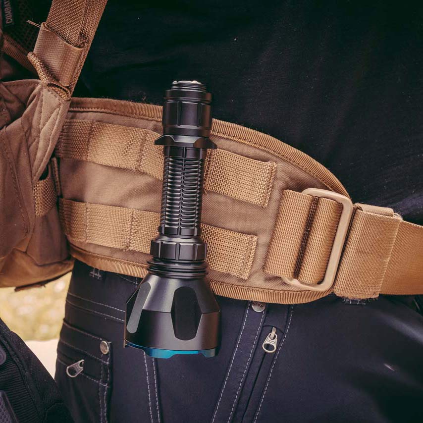 Lanternă tactică Olight Warrior X Turbo - 1100 lumeni, rază de acoperire 1000 m