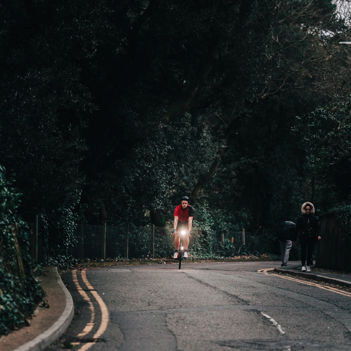 Lumină frontală pentru bicicletă Olight Magicshine Allty2000 cu asamblare - 2000 lumeni