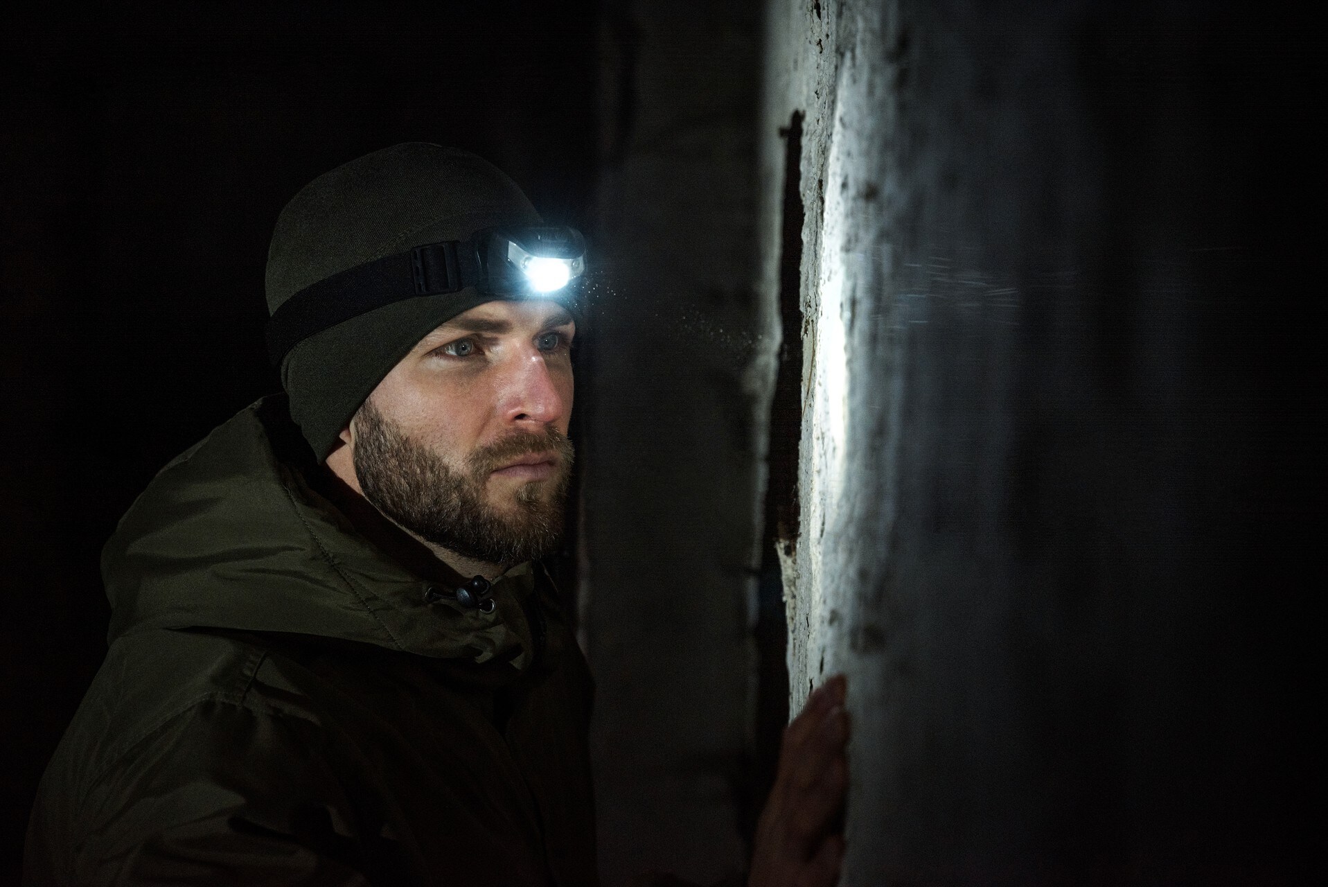 Lanternă frontală Mil-Tec CREE XPE - 200 lumeni