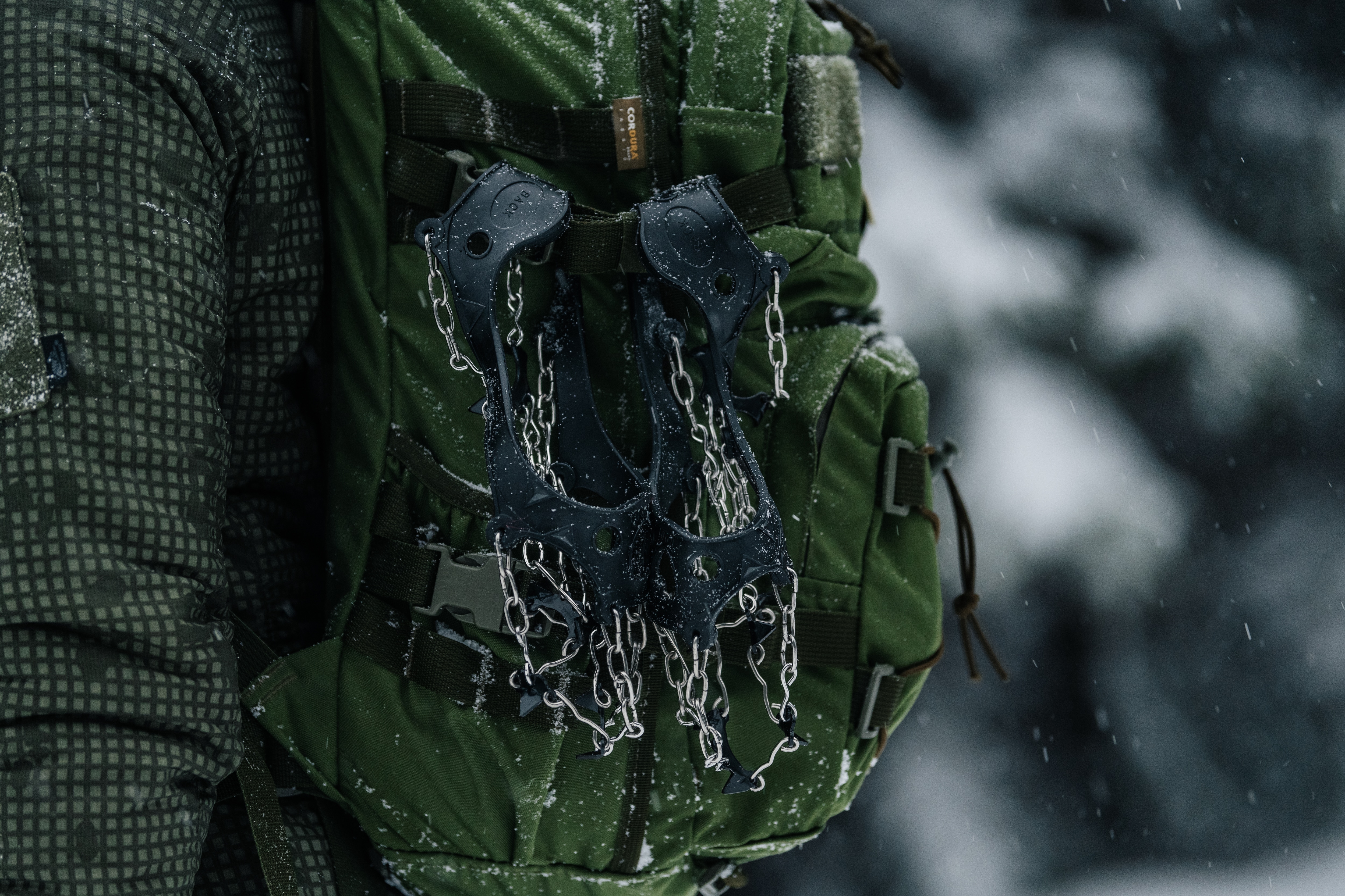 Crampoane anti-alunecare Badger Outdoor Himalaya -Black