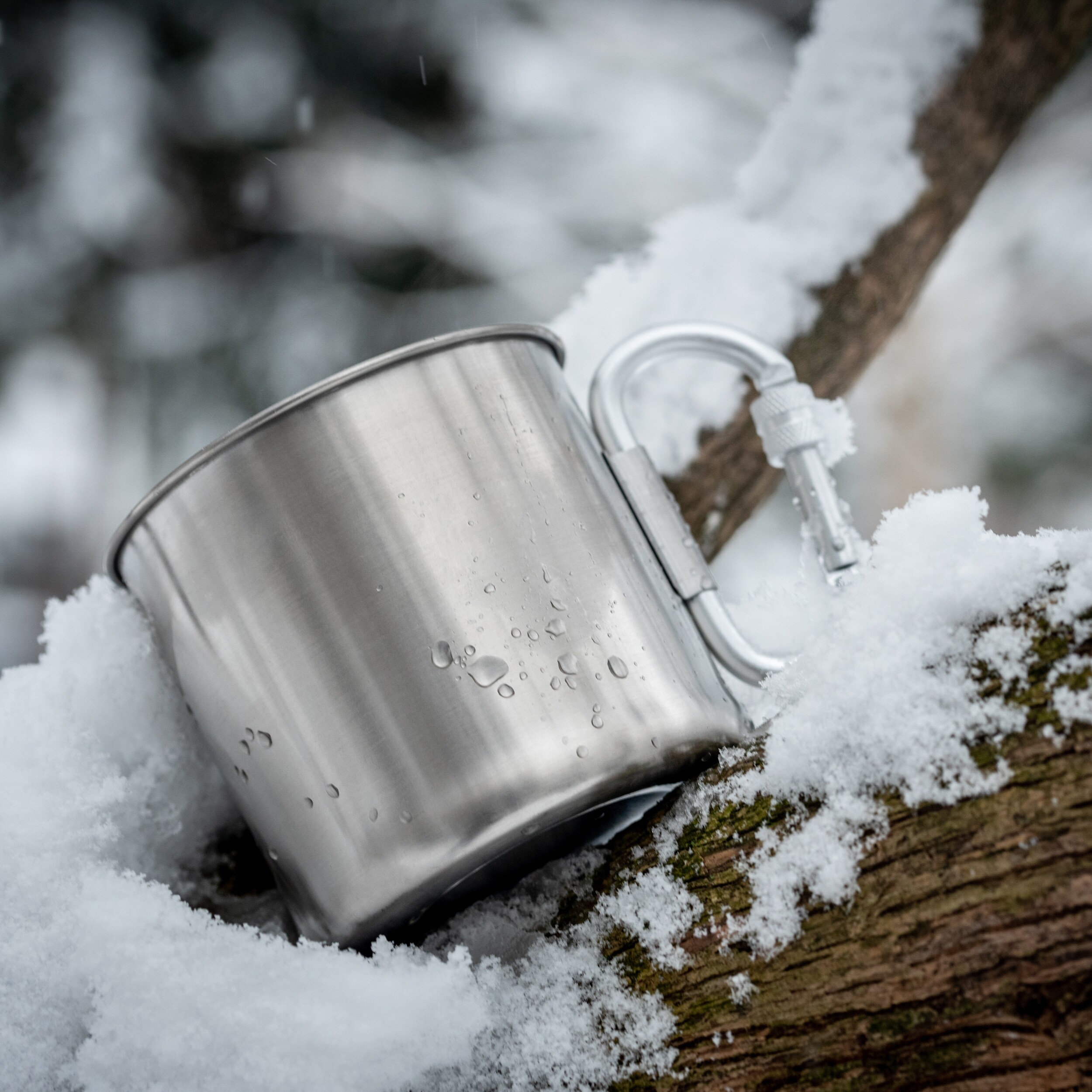 Cană din oțel Mil-Tec cu carabină 500 ml