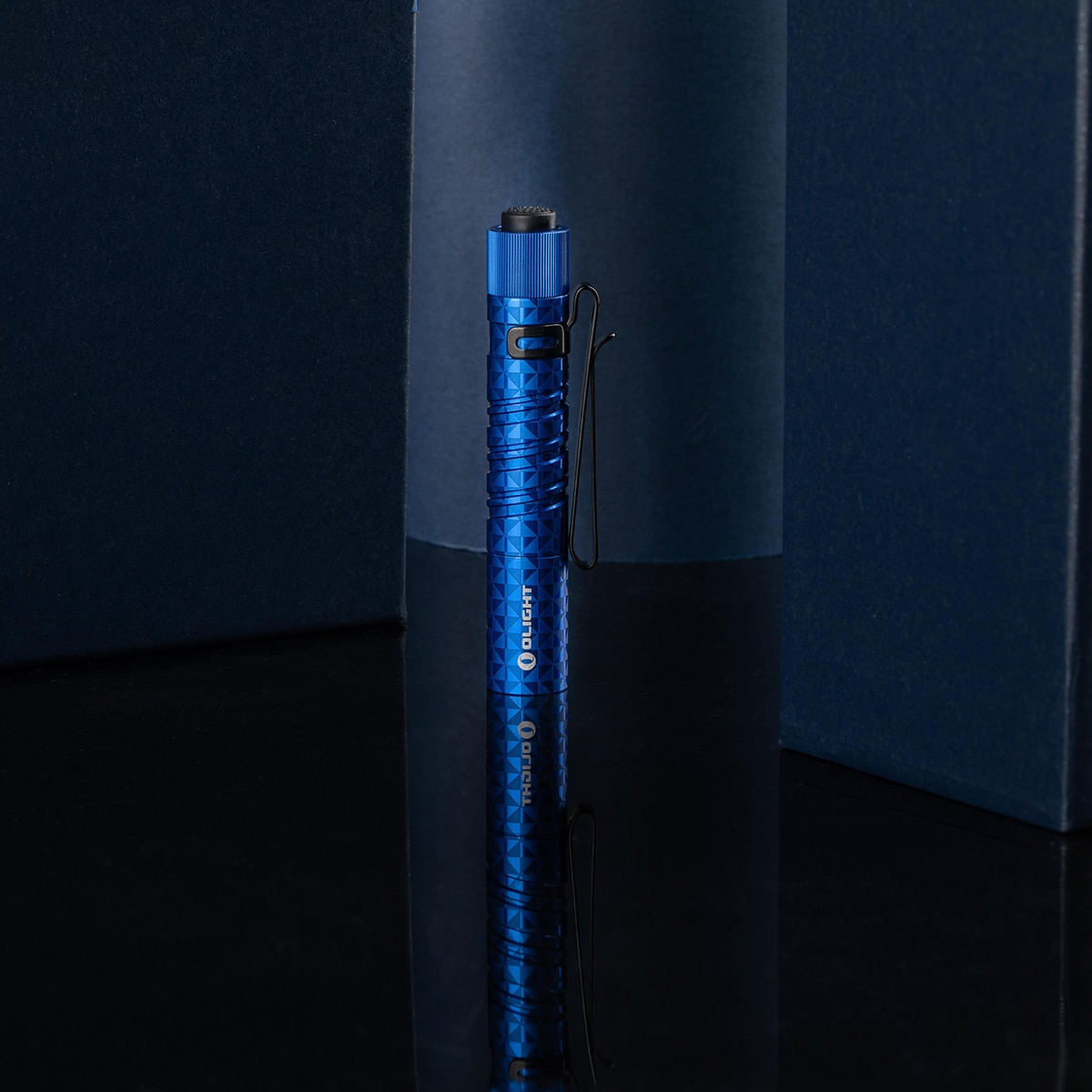 Lanternă Olight I3T EOS Pinwheel Blue - 180 lumeni