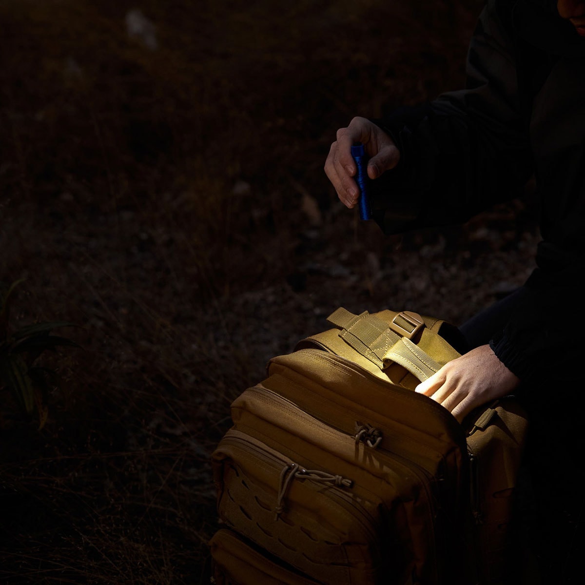 Lanternă Olight I3T EOS Pinwheel Blue - 180 lumeni