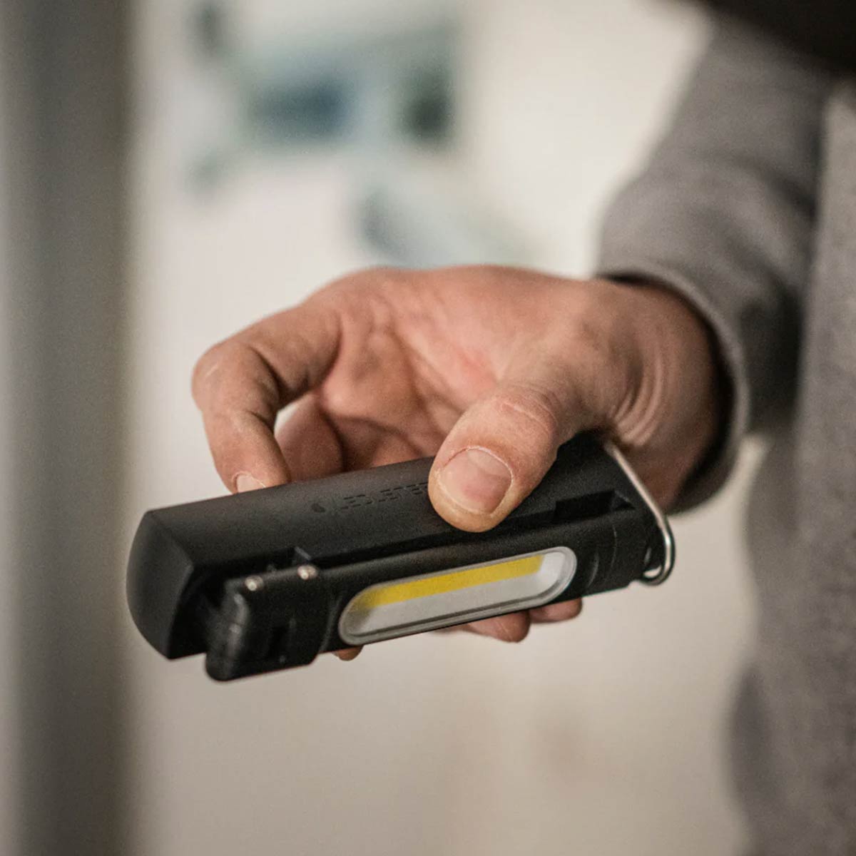 Lanternă de atelier Ledlenser W6R Work - 500 lumeni