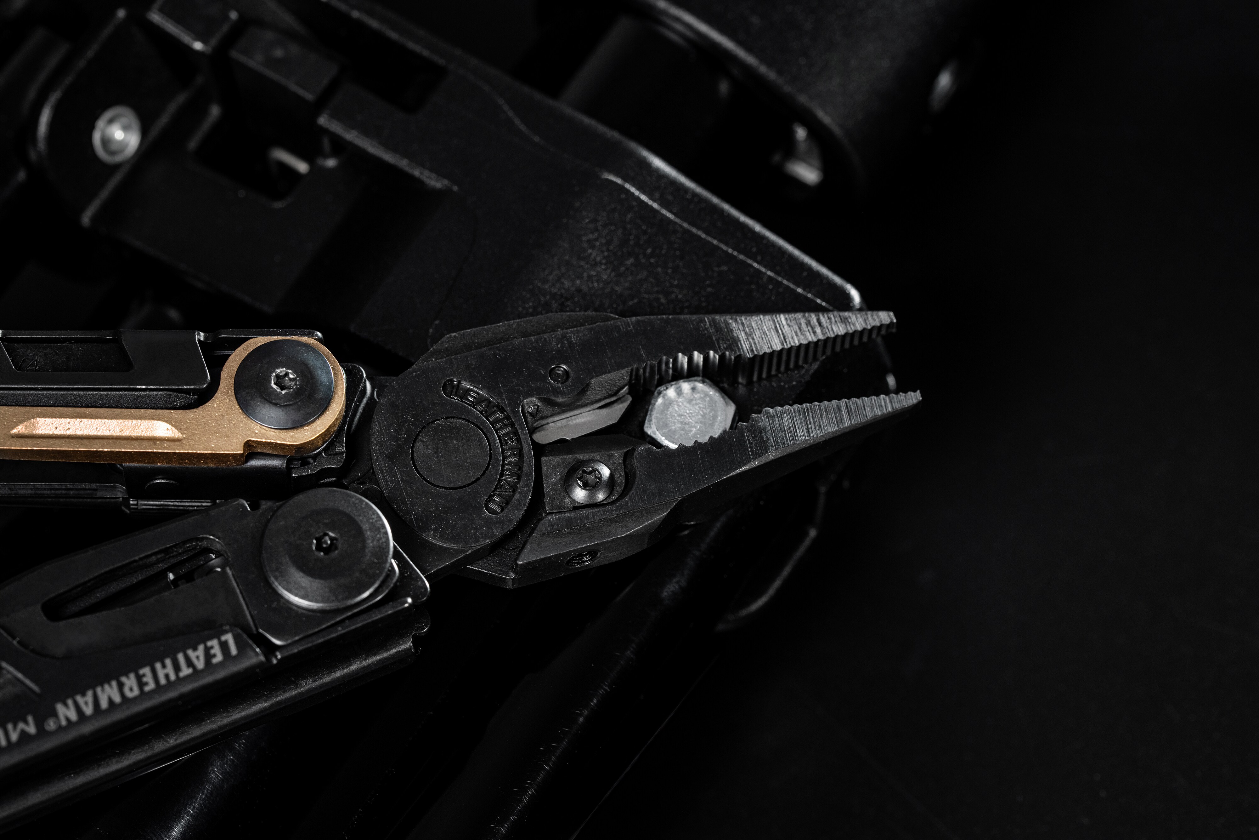 Multitool Leatherman MUT - 833093