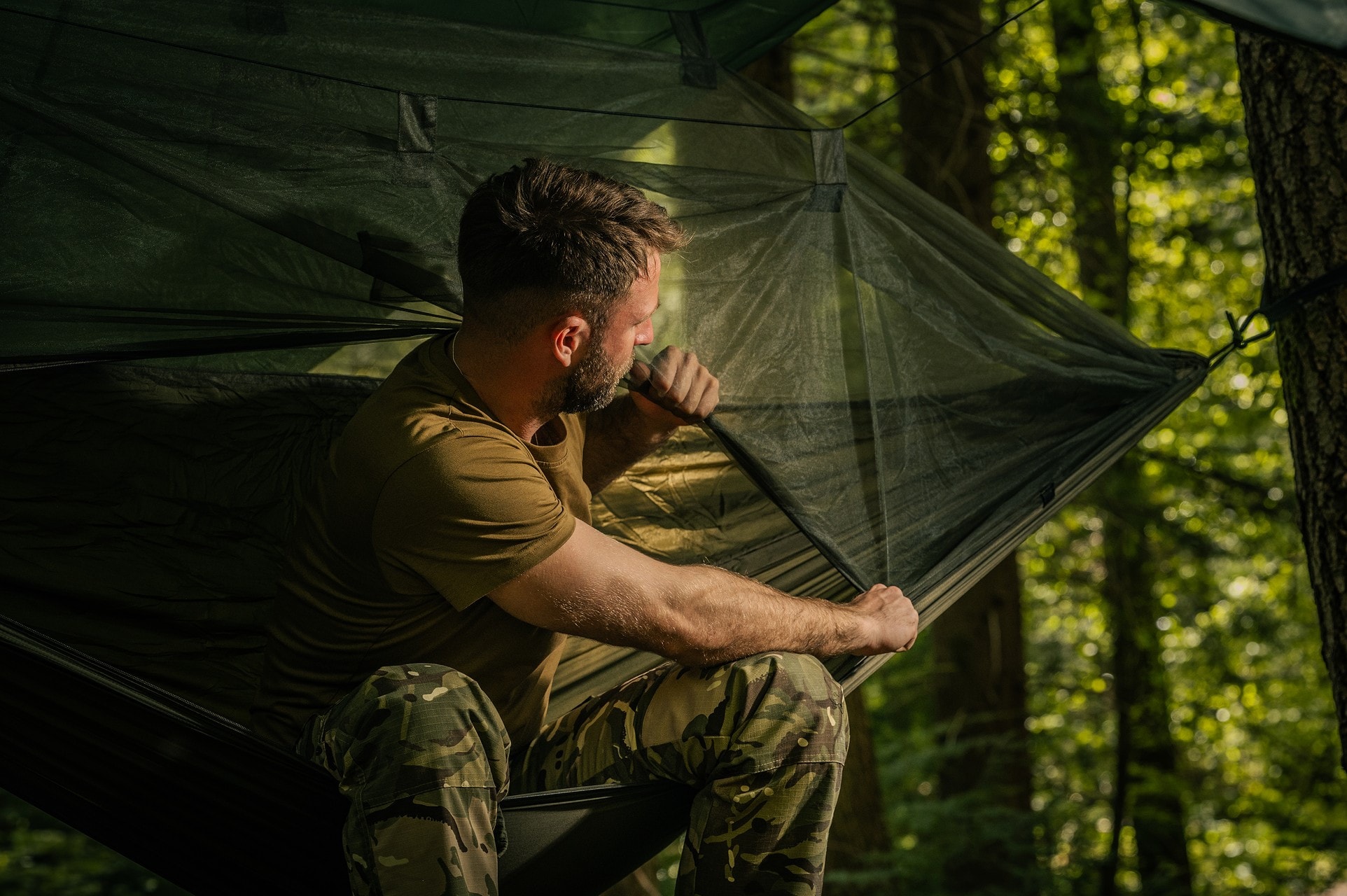 Hamac cu plasă de protecție împotriva insectelor Highlander Forces Crusader