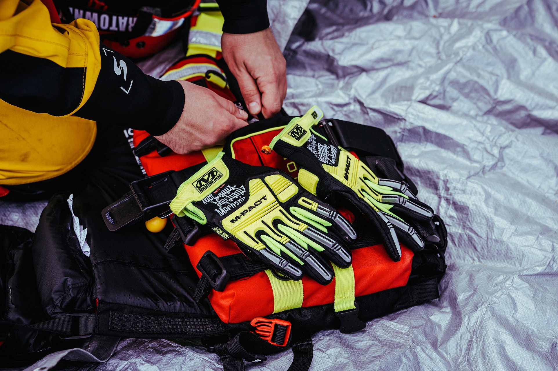 Mănuși anti-tăiere Mechanix Wear Hi-Viz M-Pact D5