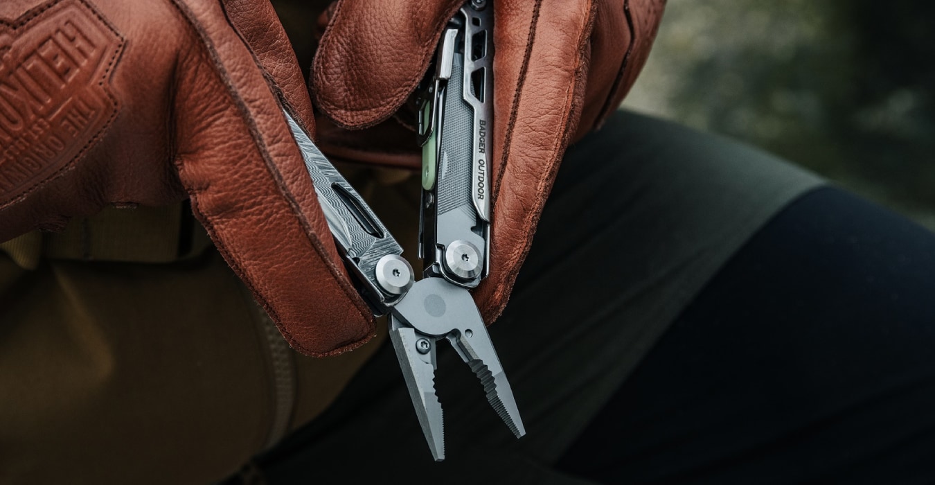 Briceag sau multitool: cum alegi unealta potrivită pentru nevoile tale?