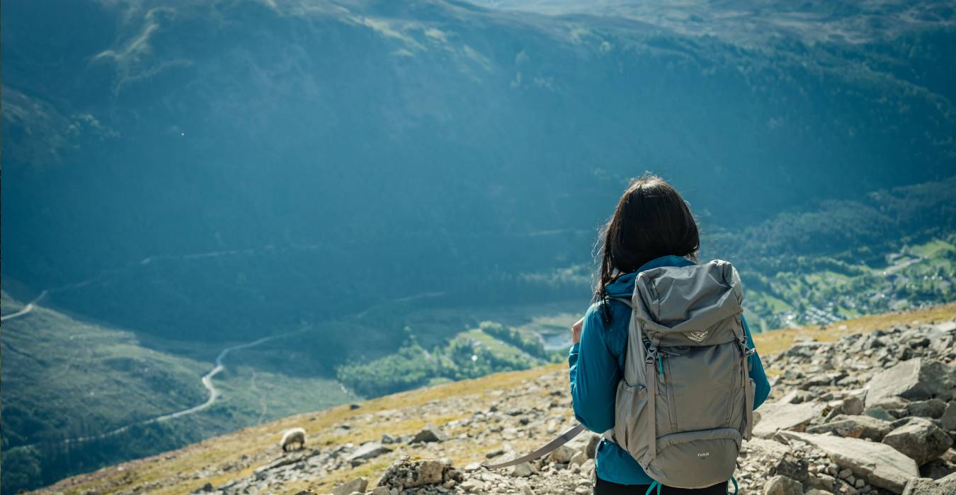 Ce este trekkingul? Diferența față de hiking, echipament și sfaturi