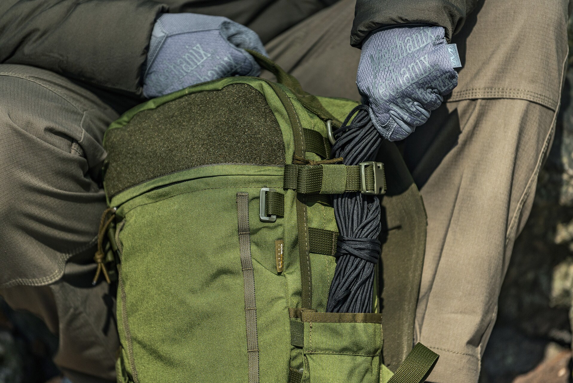 Парашутна мотузка Paracord Badger Outdoor 550 30 м - Black