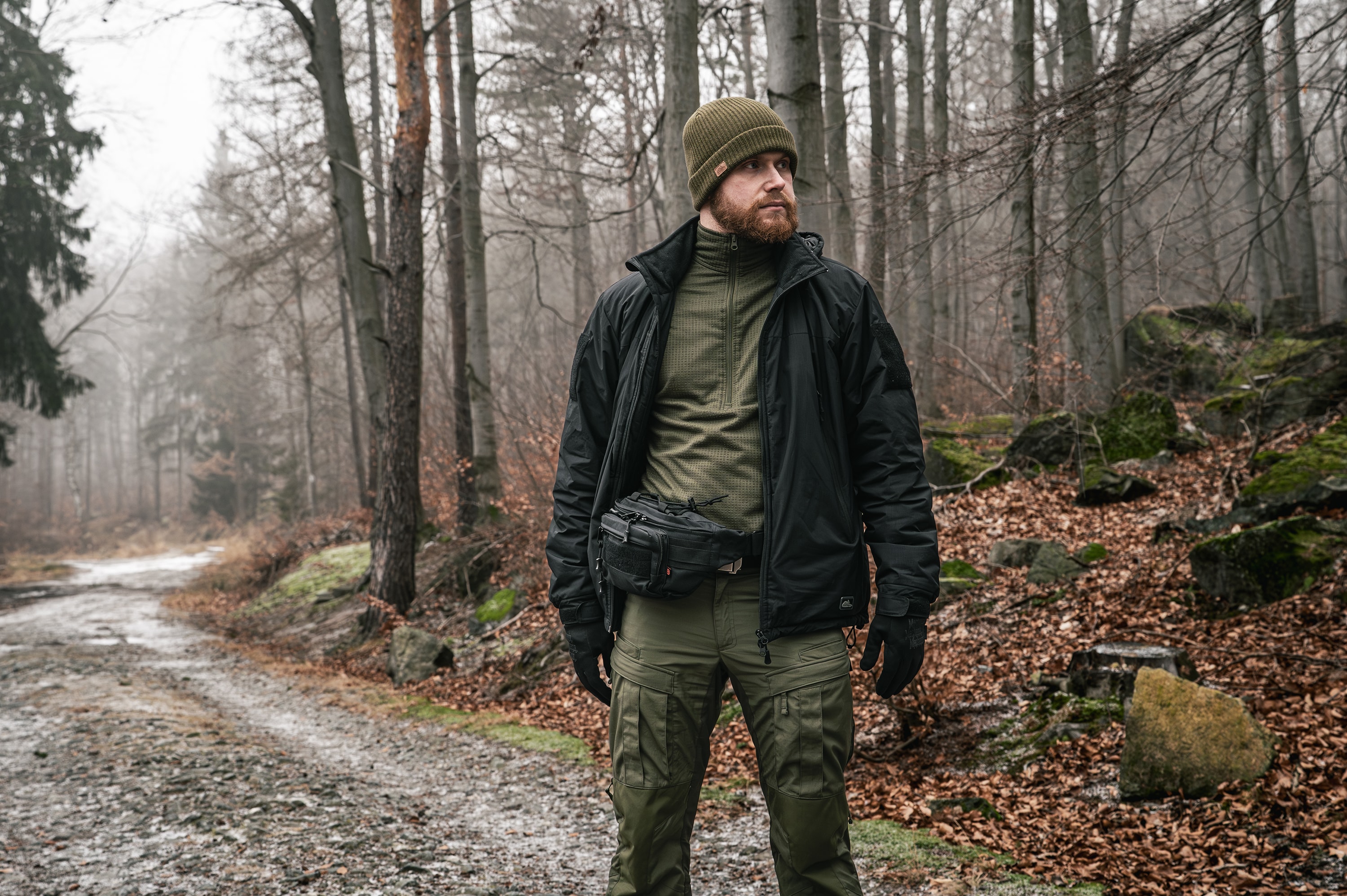 Стегнова сумка Badger Outdoor Farley - чорна