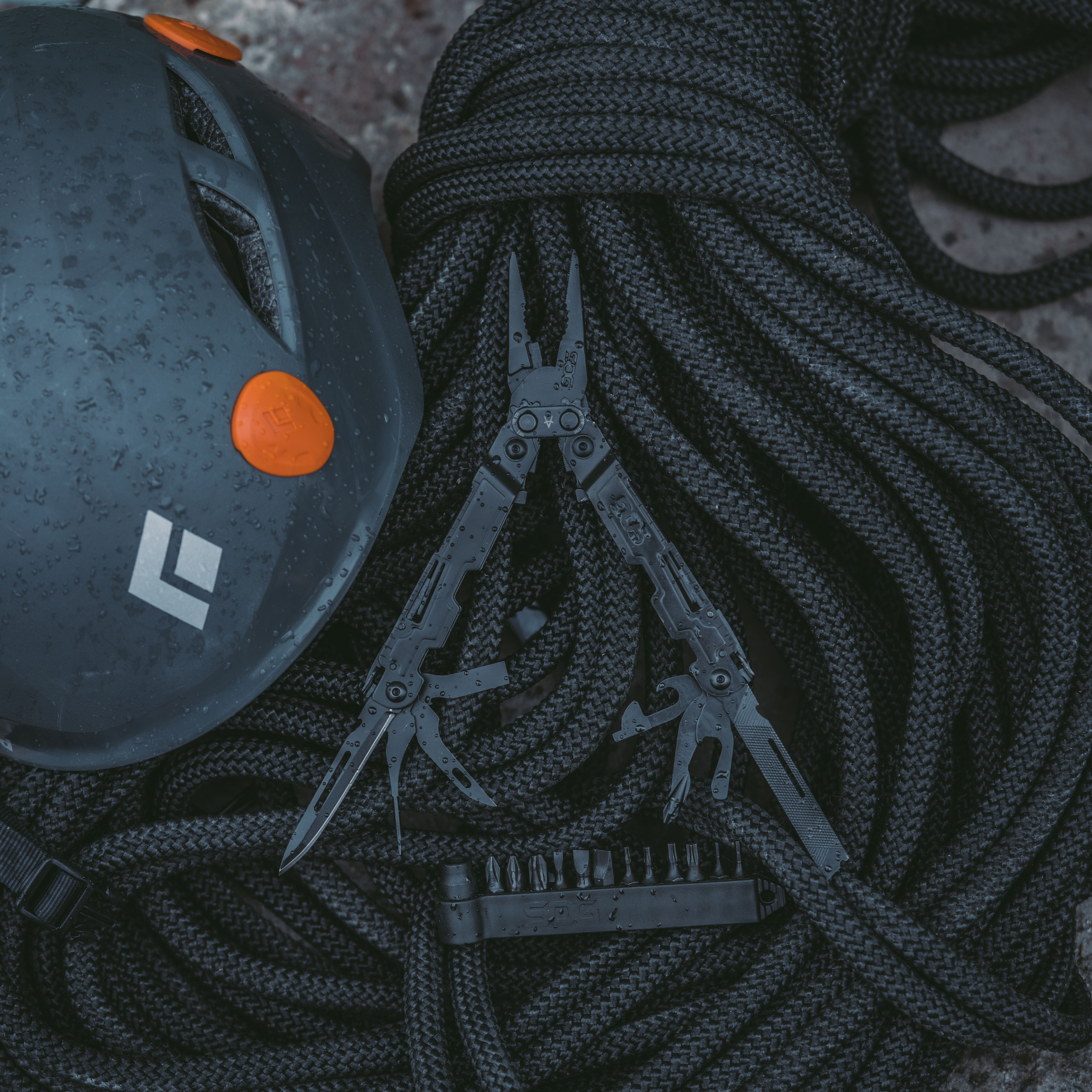 Мультитул SOG PowerAccess Deluxe - Black