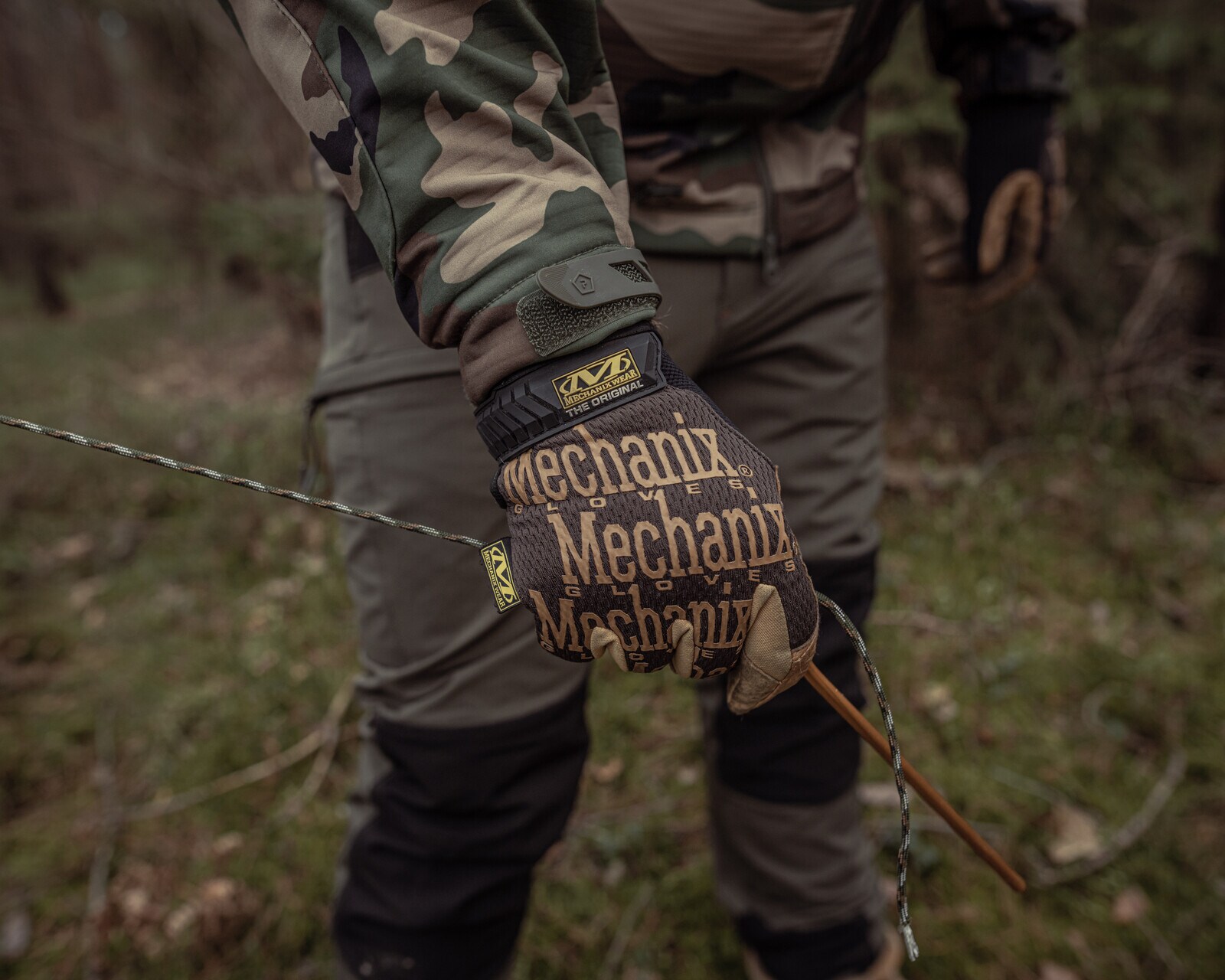 Мотузка Paracord Badger Outdoor 15 м - Woodland