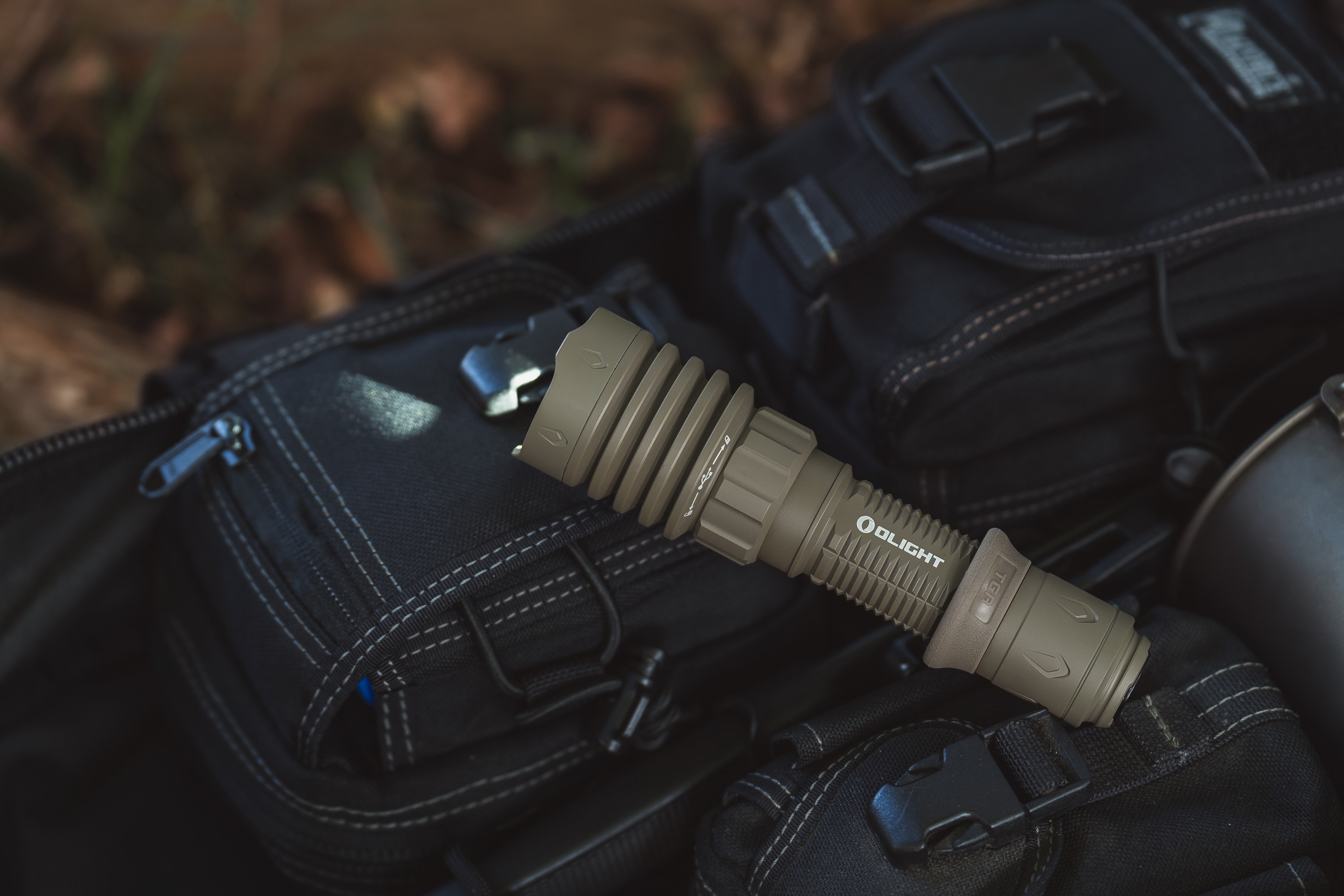 Тактичний ліхтарик Olight Warrior X 4 Flat Dark Earth - 2600 люменів