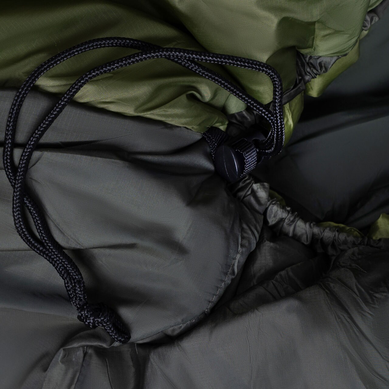 Спальний мішок Alpinus Ultralight Pro 1000 Зелений - лівий