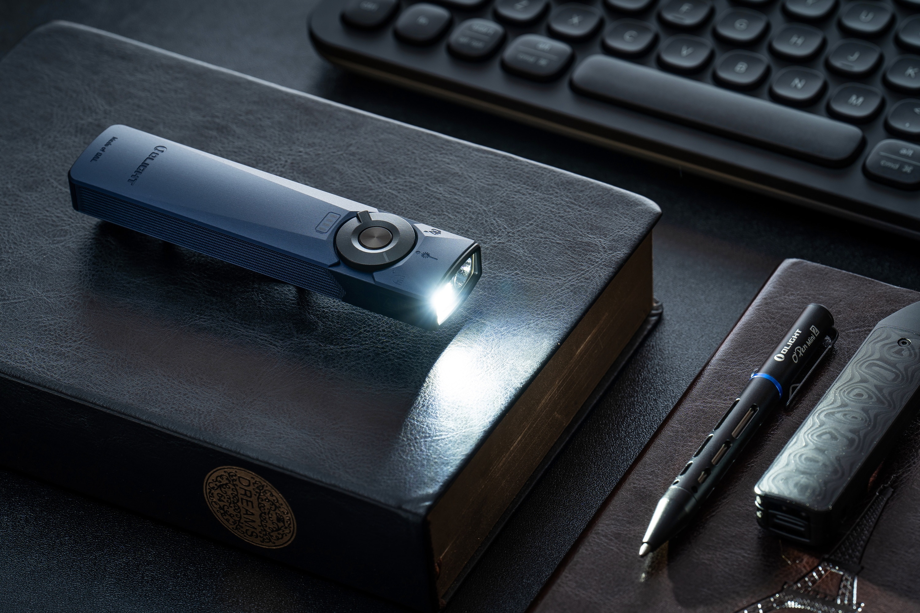 Ліхтарик з лазерним покажчиком Olight Arkfeld Ultra UV Cool White Navy Blue - 1400 люменів