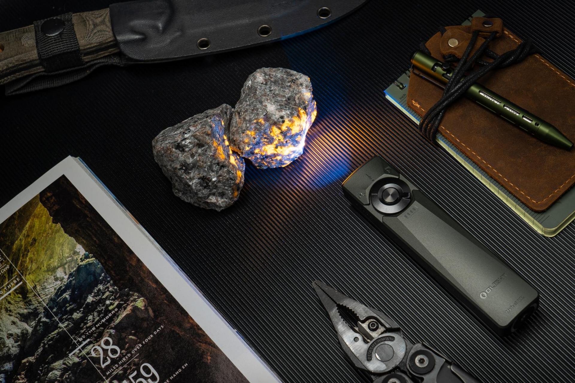 Ліхтарик з лазерним цілевказівником Olight Arkfeld Ultra UV Cool White Olive Grey - 1400 люменів