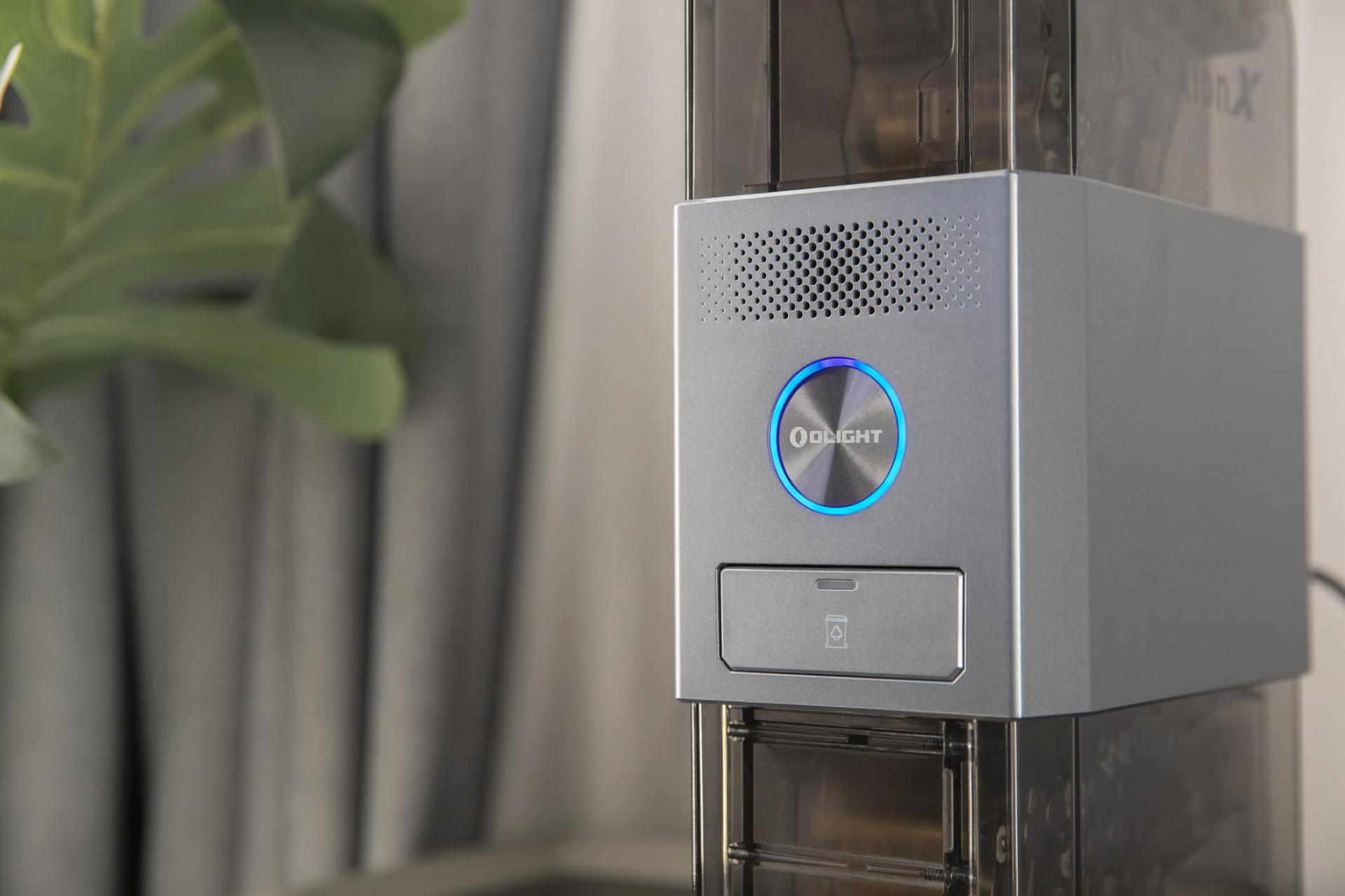 Зарядна станція Olight Ostation X AAA