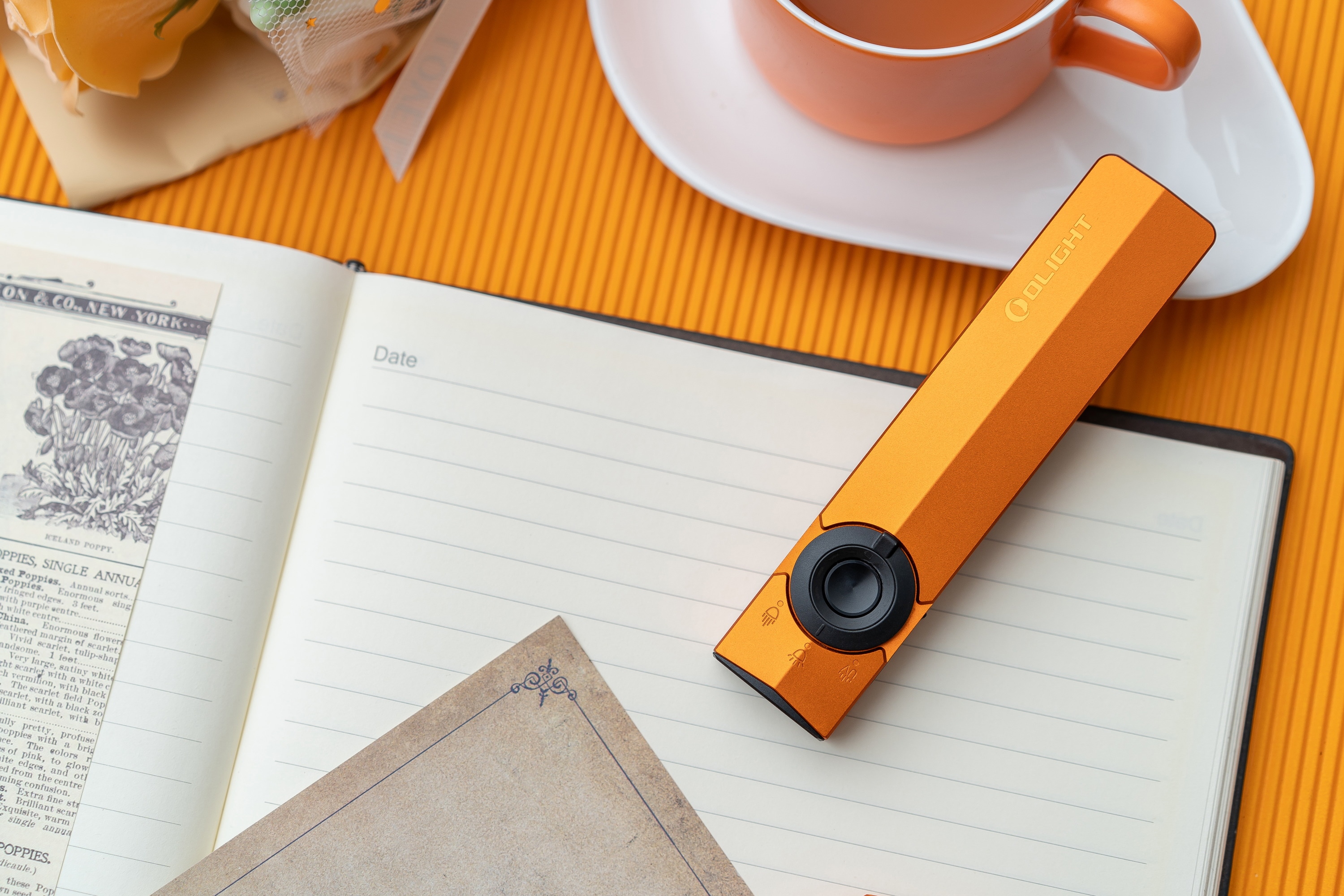 Ліхтарик Olight ArkPro Class 1 Cool White Orange - 1500 lumenów