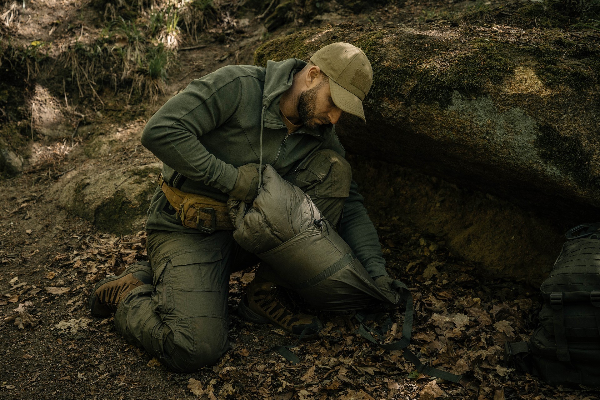 Спальний мішок Badger Outdoor TacPak 10T Olive - лівий