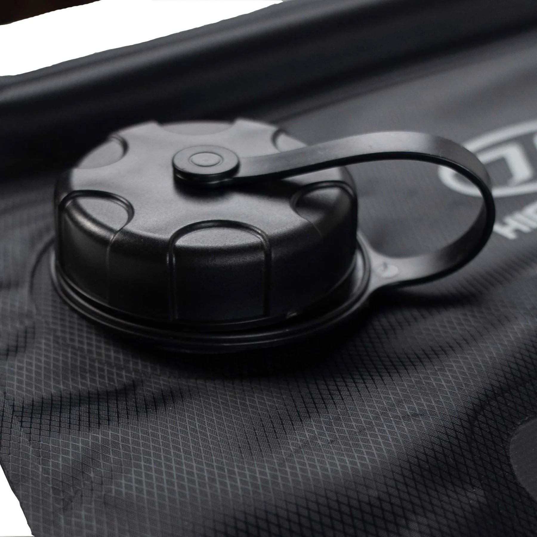 Туристичний душ Highlander Outdoor Wild Rinse Camping Solar 15 л - Black