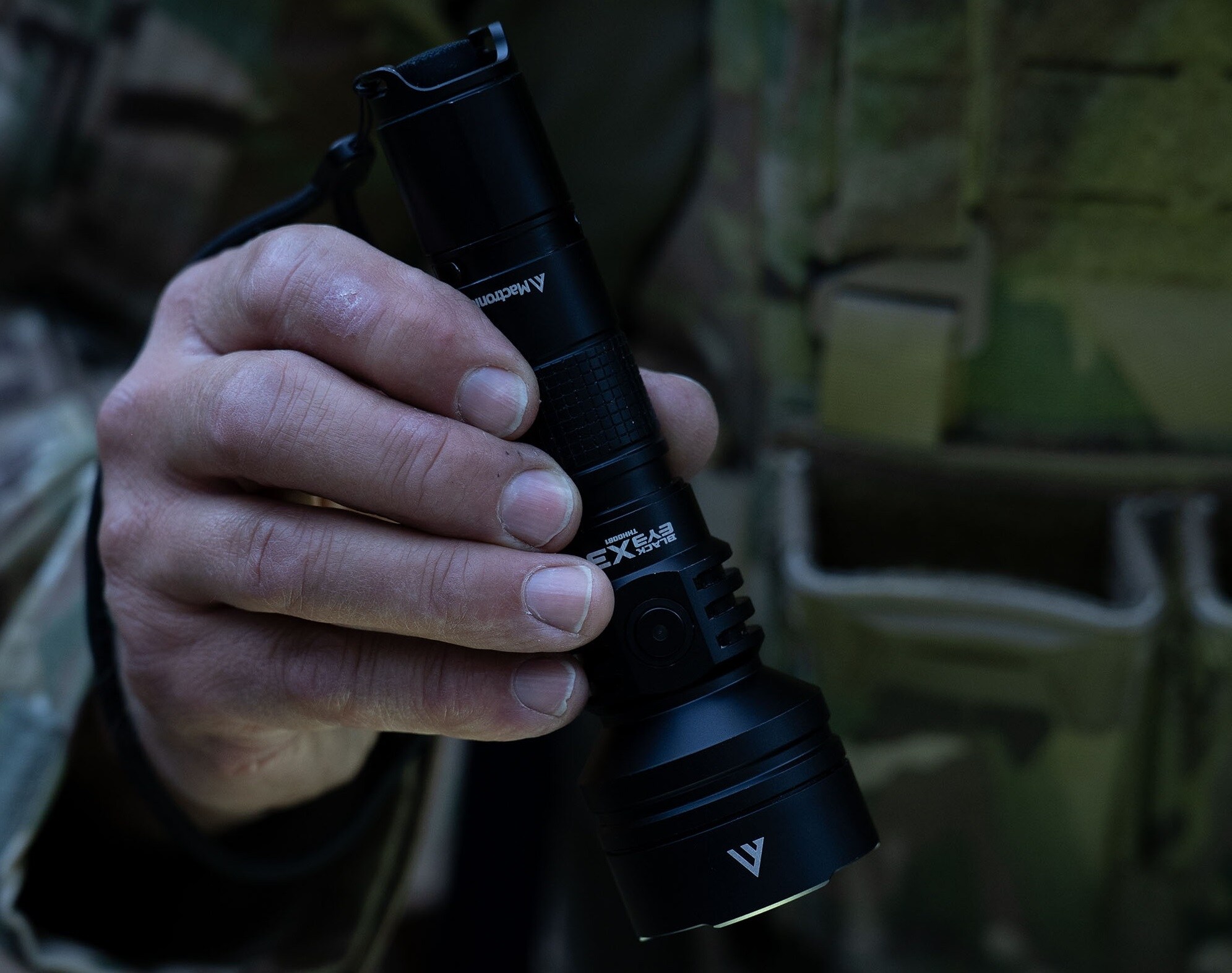 Ліхтарик Mactronic Black Eye X31 - 3100 люменів