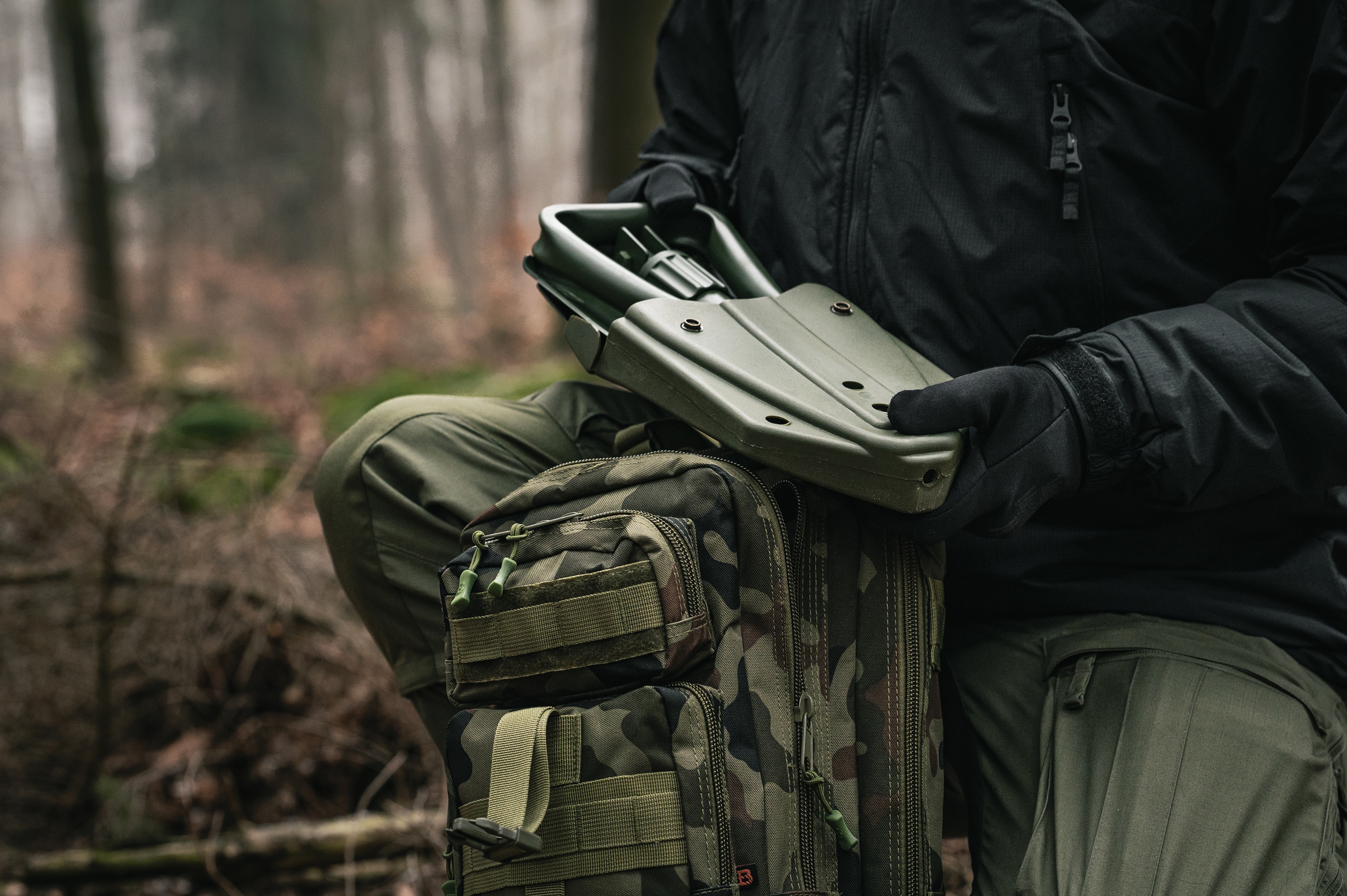 Саперна складана лопата Badger Outdoor US Army Military Grade Entrenching Tool - Olive