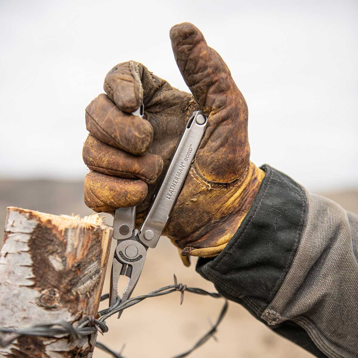 Мультитул Leatherman Bond з кобурою