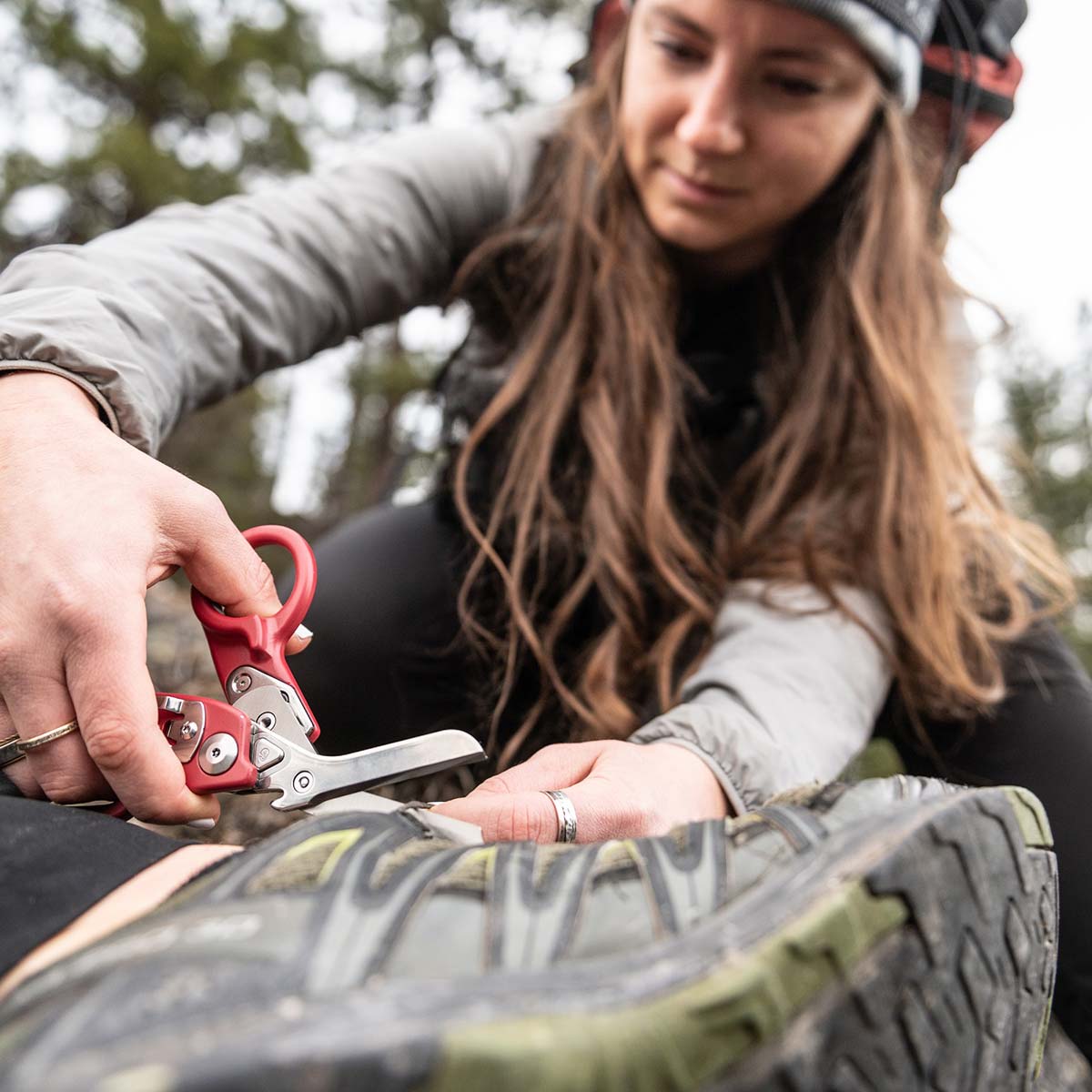 Мультитул Leatherman Raptor Response Cement Gray