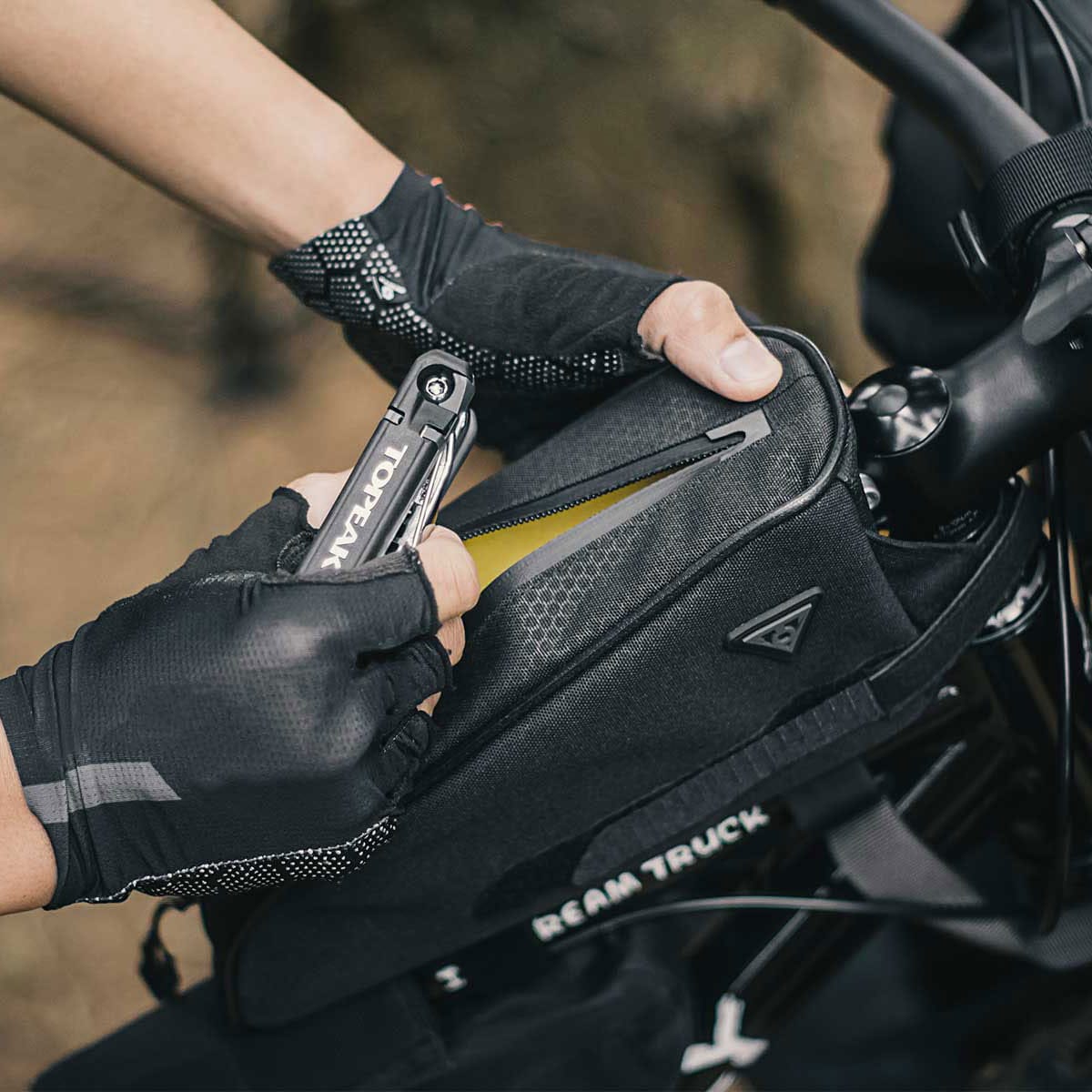 Велосипедна сумка Topeak Toploader 0,75 л на раму - Black