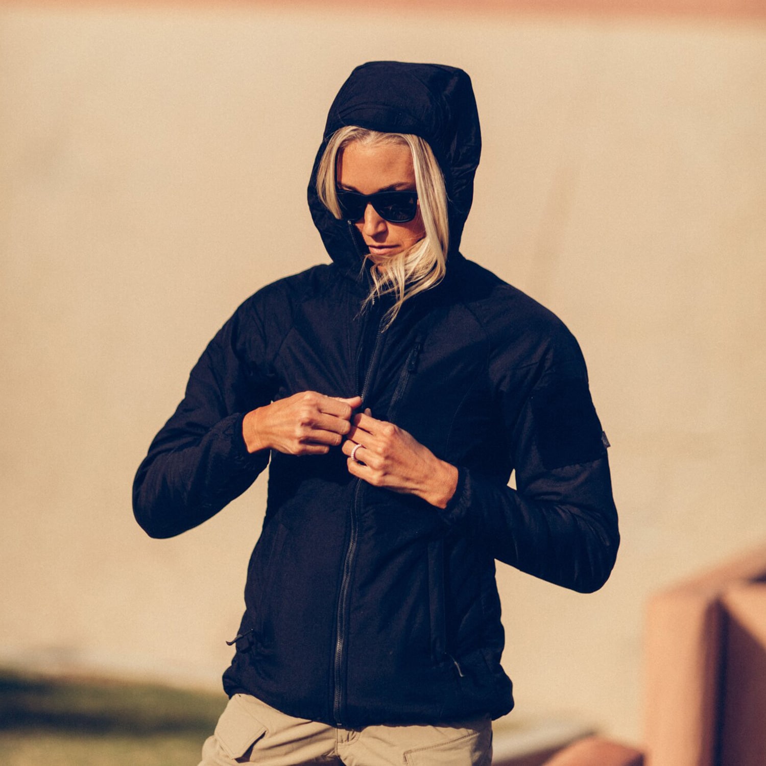 Жіноча куртка Helikon Wolfhound Hoodie - Black